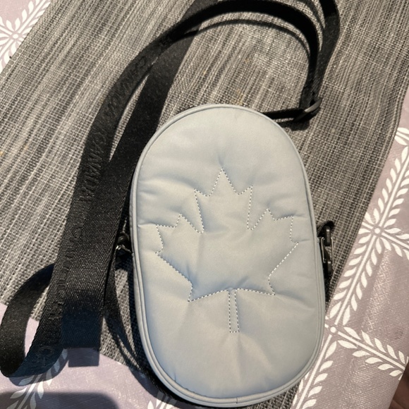 NWOT Lululemon Team Canada 22 Future Legacy Crossbody Bag - Picture 3 of 4